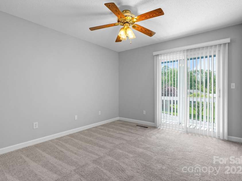 60 Woodland Drive, Marion, NC 28752.  MLS# CAR4254824, YatesRealty ID 12848. 