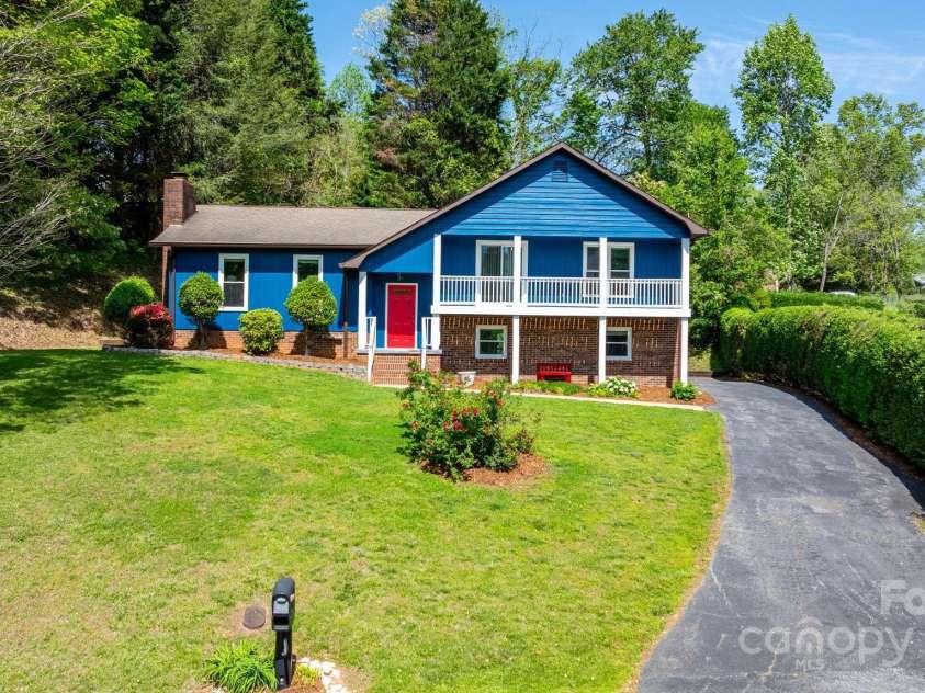 60 Woodland Drive, Marion, NC 28752.  MLS# CAR4254824, YatesRealty ID 12848. 