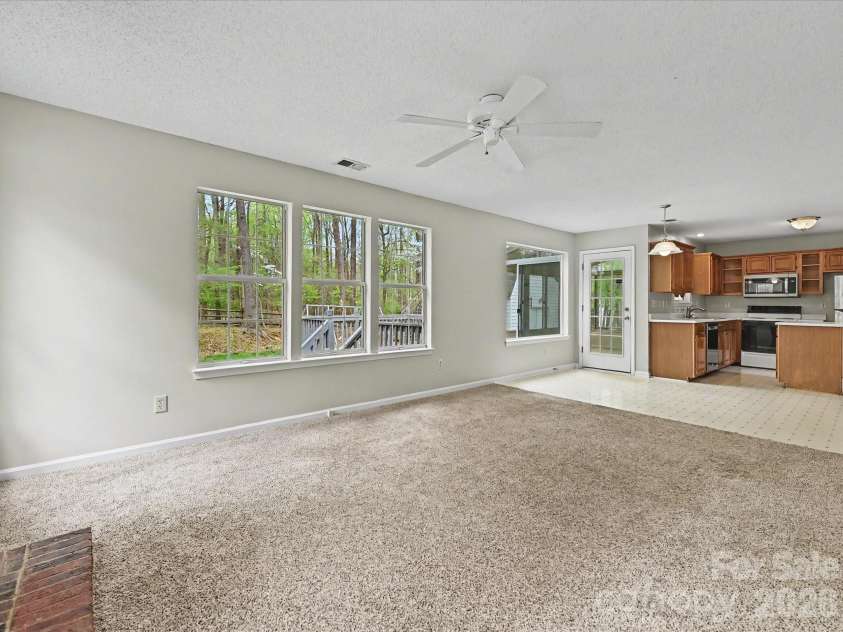 2800 Pearwood Court, Matthews, NC 28105.  MLS# CAR4363874, YatesRealty ID 12849. 
