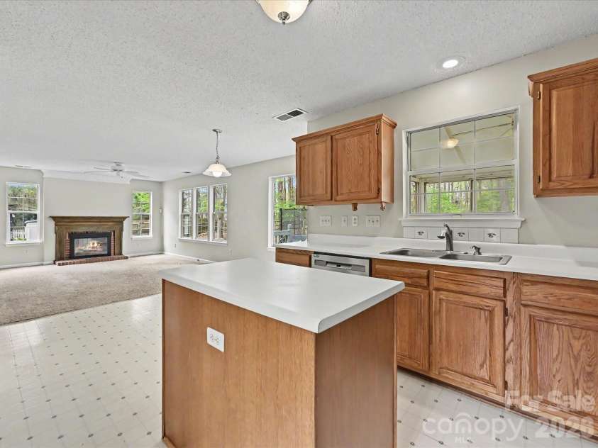 2800 Pearwood Court, Matthews, NC 28105.  MLS# CAR4363874, YatesRealty ID 12849. 