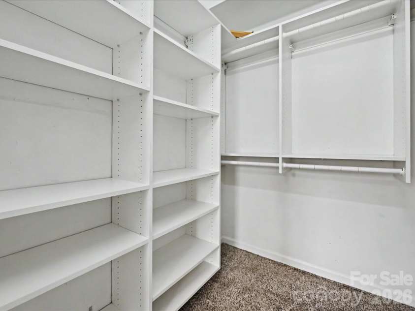 2800 Pearwood Court, Matthews, NC 28105.  MLS# CAR4363874, YatesRealty ID 12849. 