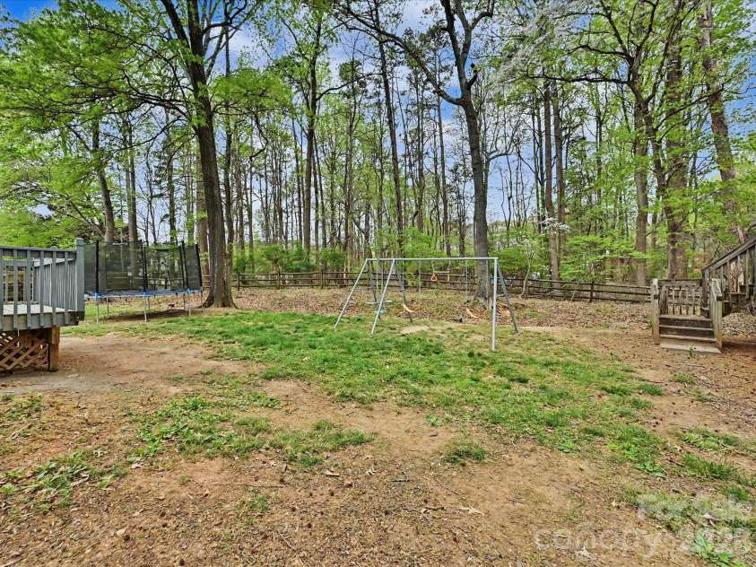 2800 Pearwood Court, Matthews, NC 28105.  MLS# CAR4363874, YatesRealty ID 12849. 