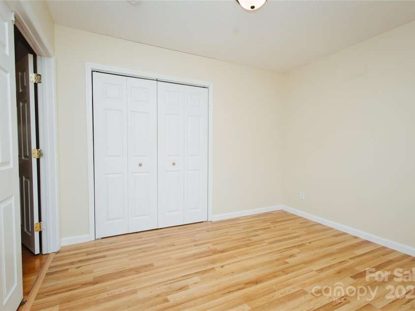 207 Lakeview Drive, Marion, NC 28752.  MLS# CAR4255488, YatesRealty ID 1285. 