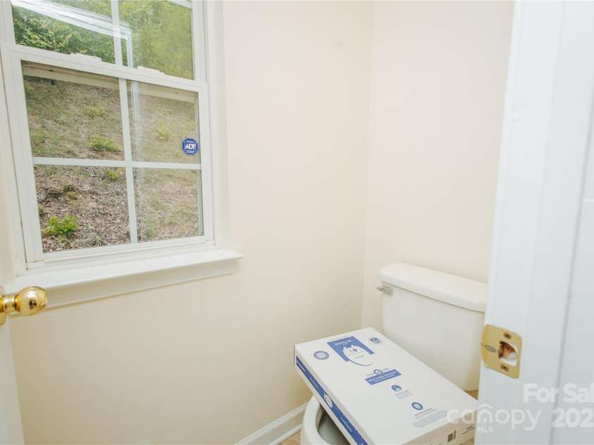 207 Lakeview Drive, Marion, NC 28752.  MLS# CAR4255488, YatesRealty ID 1285. 