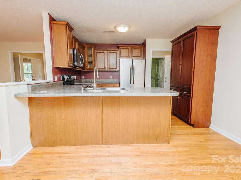 207 Lakeview Drive, Marion, NC 28752.  MLS# CAR4255488, YatesRealty ID 1285. 