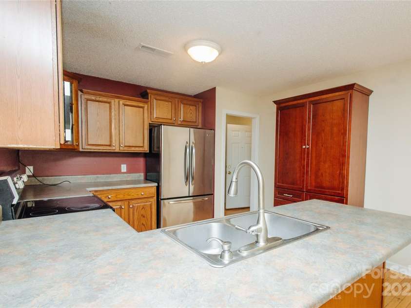 207 Lakeview Drive, Marion, NC 28752.  MLS# CAR4255488, YatesRealty ID 1285. 