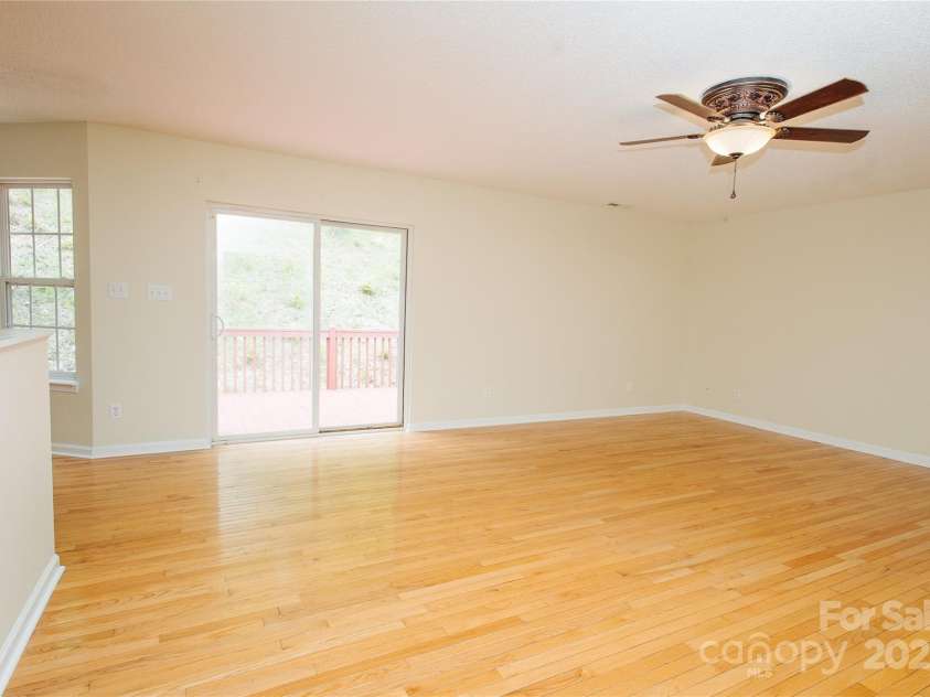 207 Lakeview Drive, Marion, NC 28752.  MLS# CAR4255488, YatesRealty ID 1285. 