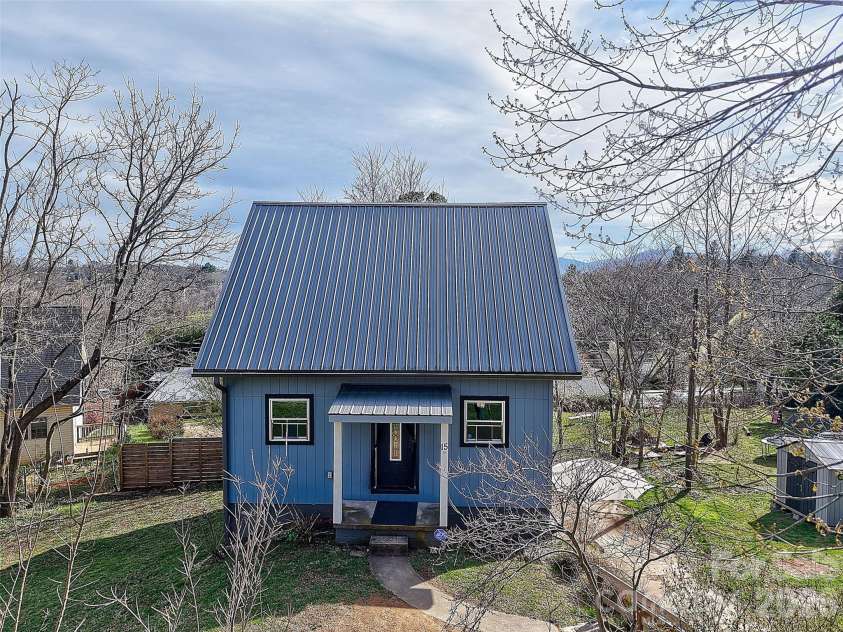 15 Merion Drive, Asheville, NC 28806.  MLS# CAR4361227, YatesRealty ID 12850. 