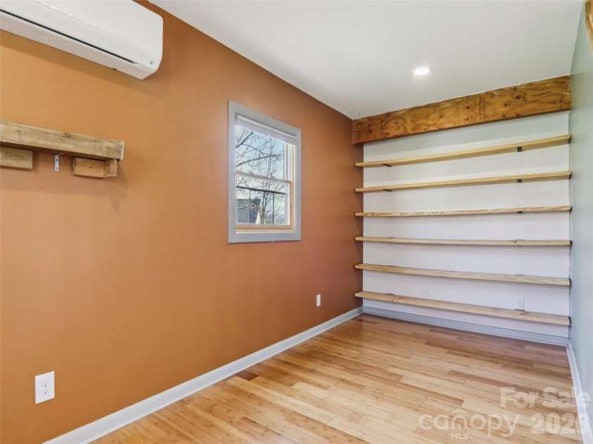 15 Merion Drive, Asheville, NC 28806.  MLS# CAR4361227, YatesRealty ID 12850. 