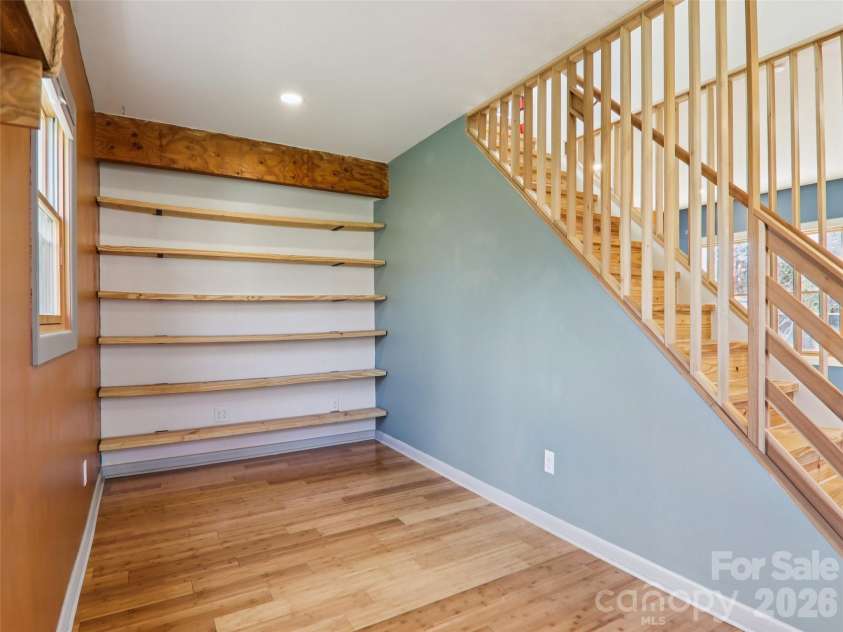15 Merion Drive, Asheville, NC 28806.  MLS# CAR4361227, YatesRealty ID 12850. 