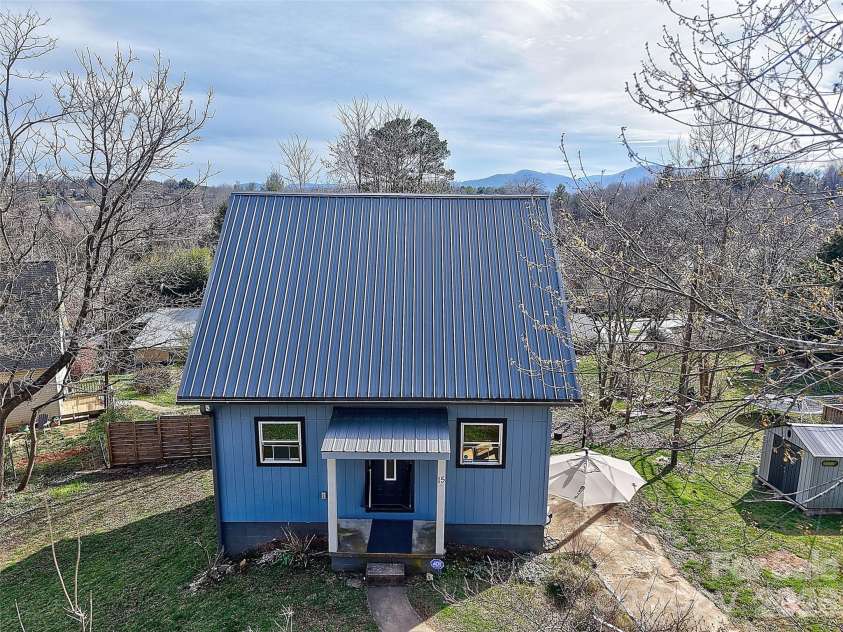 15 Merion Drive, Asheville, NC 28806.  MLS# CAR4361227, YatesRealty ID 12850. 