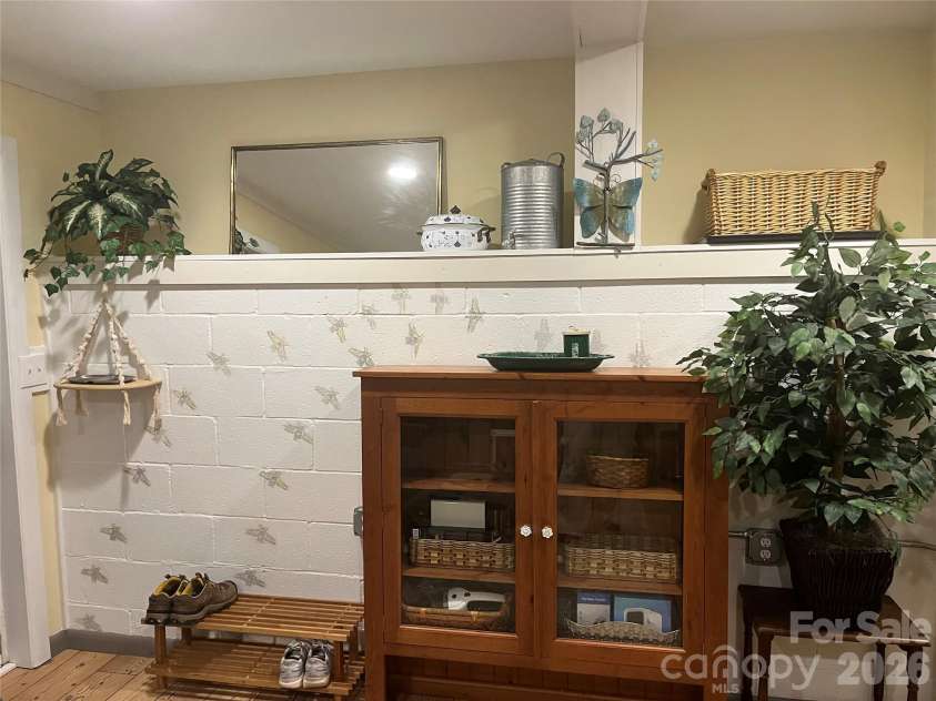 15 Merion Drive, Asheville, NC 28806.  MLS# CAR4361227, YatesRealty ID 12850. 