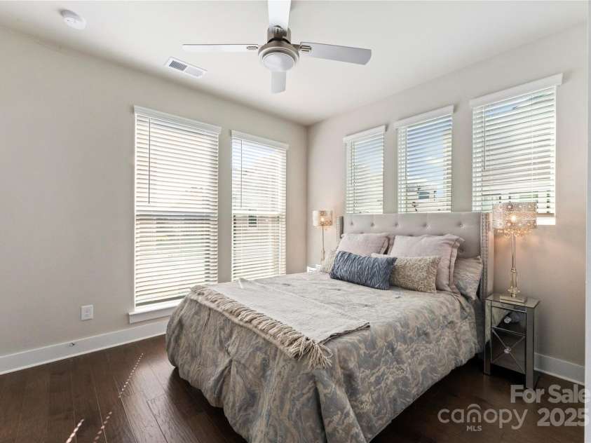 1707 Cannon View Lane, Charlotte, NC 28208.  MLS# CAR4302110, YatesRealty ID 12850. 