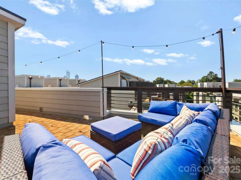 1707 Cannon View Lane, Charlotte, NC 28208.  MLS# CAR4302110, YatesRealty ID 12850. 