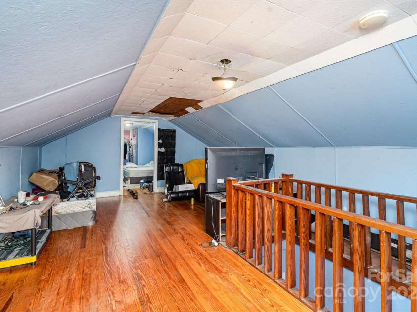 3700 Nevin Road, Charlotte, NC 28269.  MLS# CAR4257929, YatesRealty ID 12854. 