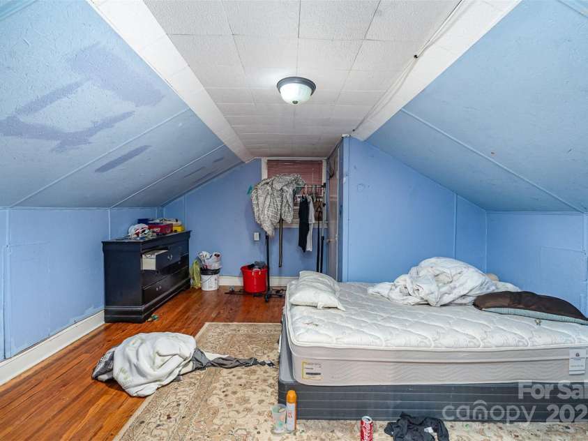 3700 Nevin Road, Charlotte, NC 28269.  MLS# CAR4257929, YatesRealty ID 12854. 