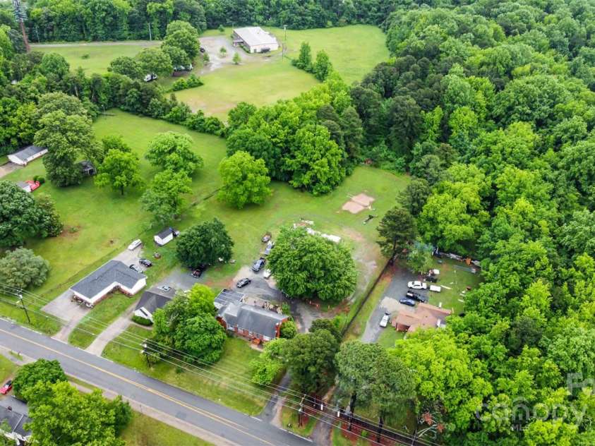 3700 Nevin Road, Charlotte, NC 28269.  MLS# CAR4257929, YatesRealty ID 12854. 