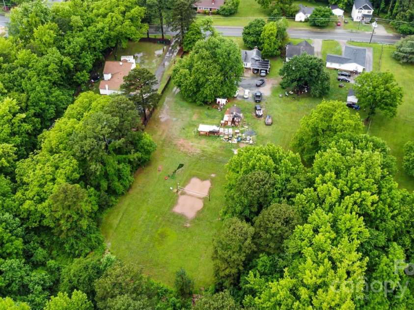 3700 Nevin Road, Charlotte, NC 28269.  MLS# CAR4257929, YatesRealty ID 12854. 