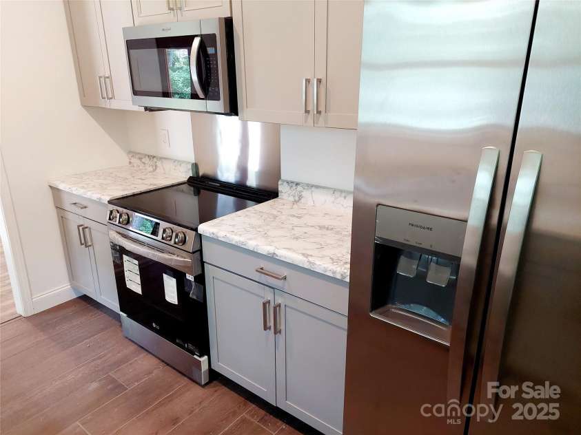 93 Badger Run, Hendersonville, NC 28739.  MLS# CAR4273888, YatesRealty ID 12854. 