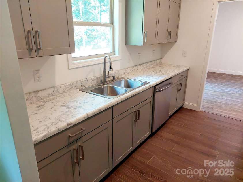 93 Badger Run, Hendersonville, NC 28739.  MLS# CAR4273888, YatesRealty ID 12854. 