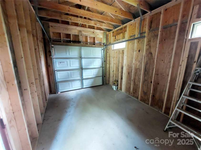 93 Badger Run, Hendersonville, NC 28739.  MLS# CAR4273888, YatesRealty ID 12854. 