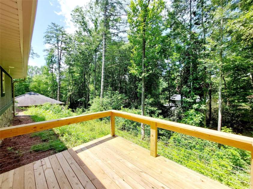93 Badger Run, Hendersonville, NC 28739.  MLS# CAR4273888, YatesRealty ID 12854. 