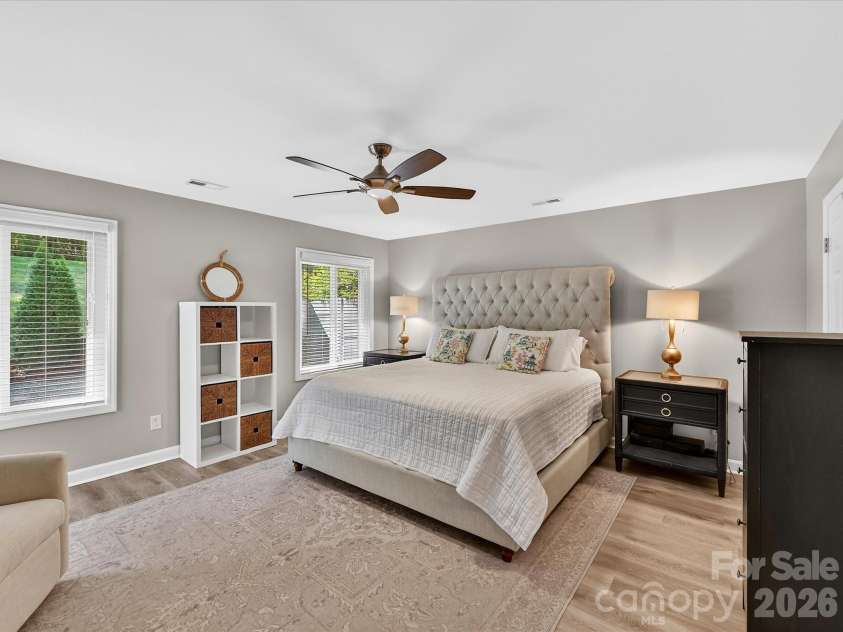 6712 Paces Ferry Lane, Charlotte, NC 28226.  MLS# CAR4369684, YatesRealty ID 12858. 