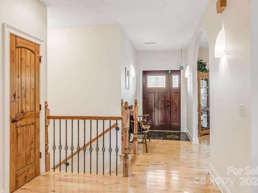 169 Stoneybrook Way, Tryon, NC 28782.  MLS# CAR4217213, YatesRealty ID 1286. Light, bright front entry.