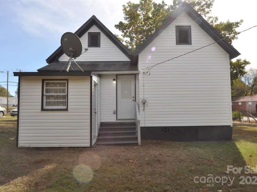 538 Pinckney Road, Chester, SC 29706.  MLS# CAR4316205, YatesRealty ID 1286. 