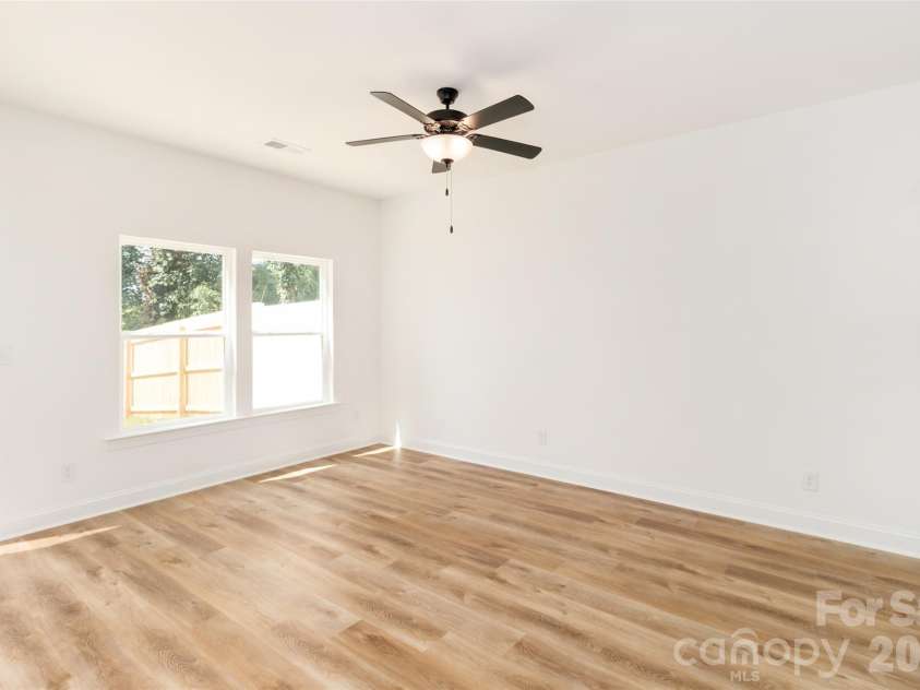 2517 Elon Street, Charlotte, NC 28208.  MLS# CAR4361244, YatesRealty ID 12862. 