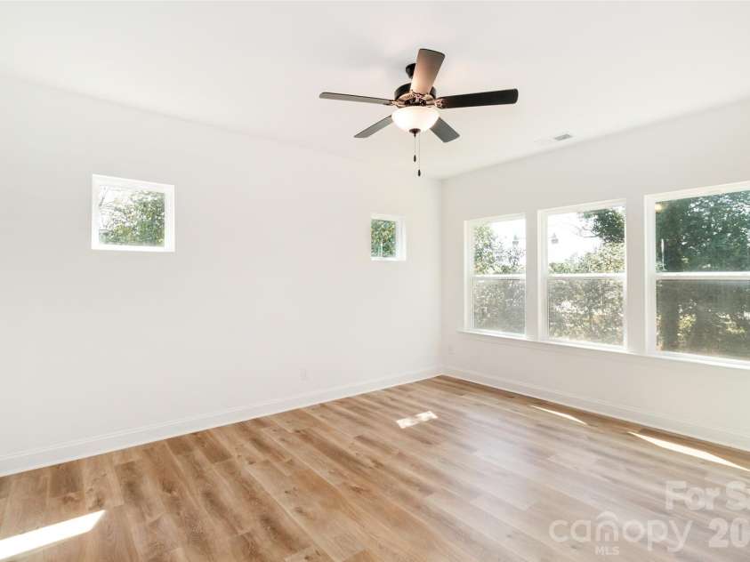 2517 Elon Street, Charlotte, NC 28208.  MLS# CAR4361244, YatesRealty ID 12862. 