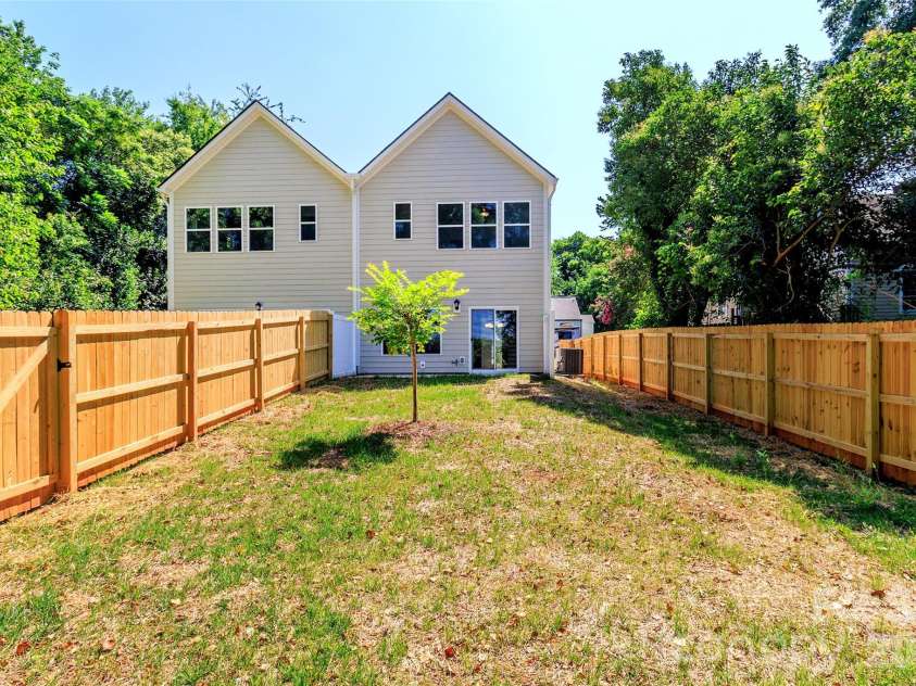 2517 Elon Street, Charlotte, NC 28208.  MLS# CAR4361244, YatesRealty ID 12862. 