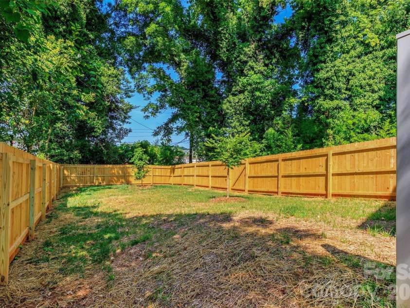 2517 Elon Street, Charlotte, NC 28208.  MLS# CAR4361244, YatesRealty ID 12862. 