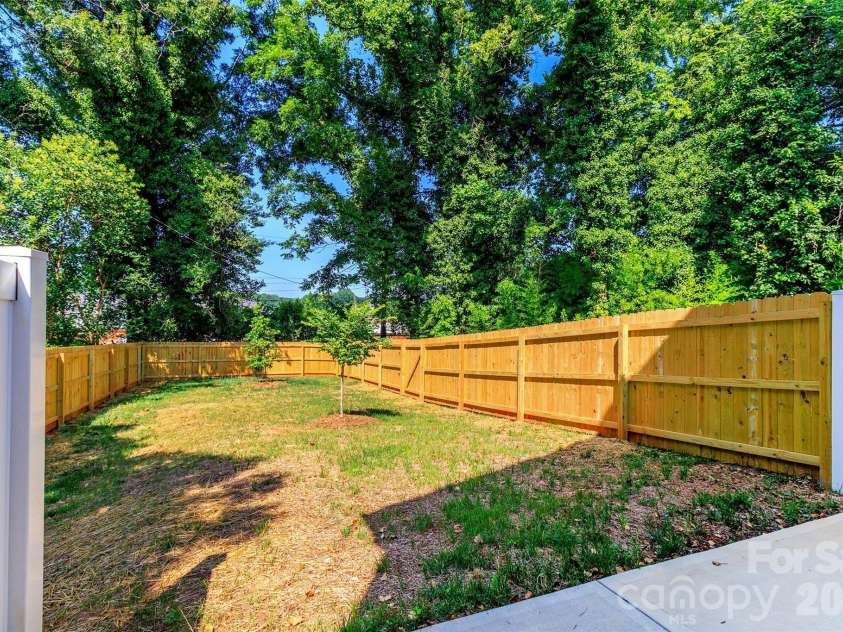 2517 Elon Street, Charlotte, NC 28208.  MLS# CAR4361244, YatesRealty ID 12862. 