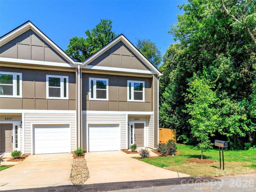 2521 Elon Street, Charlotte, NC 28208.  MLS# CAR4361308, YatesRealty ID 12863. 