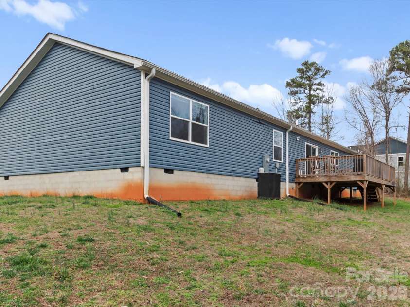 119 Titleist Drive, Statesville, NC 28677.  MLS# CAR4352734, YatesRealty ID 12865. 