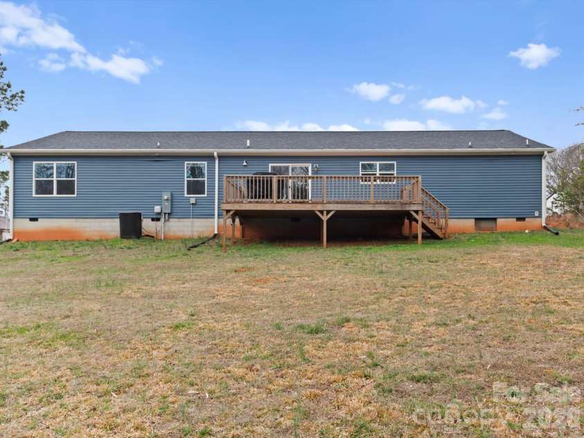 119 Titleist Drive, Statesville, NC 28677.  MLS# CAR4352734, YatesRealty ID 12865. 