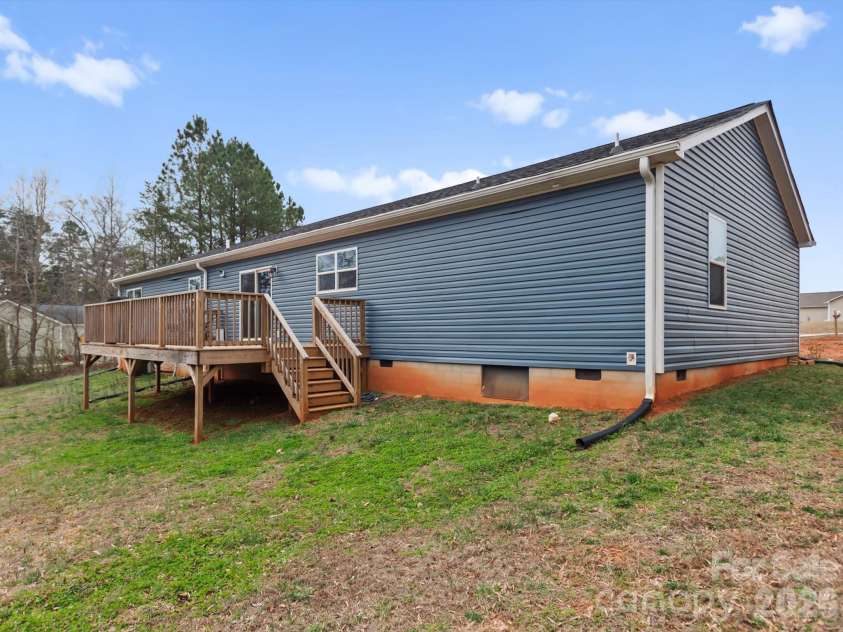 119 Titleist Drive, Statesville, NC 28677.  MLS# CAR4352734, YatesRealty ID 12865. 