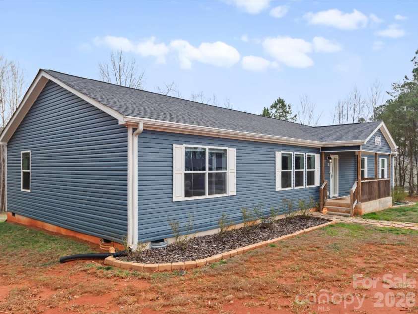 119 Titleist Drive, Statesville, NC 28677.  MLS# CAR4352734, YatesRealty ID 12865. 