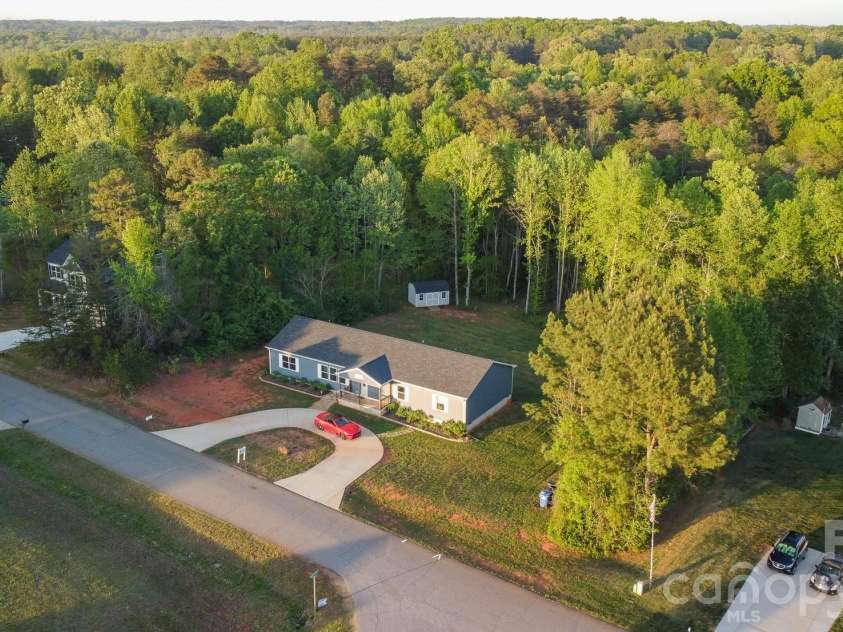 119 Titleist Drive, Statesville, NC 28677.  MLS# CAR4352734, YatesRealty ID 12865. 
