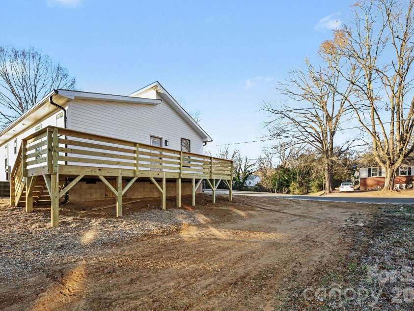 401 Colston Street, Albemarle, NC 28001.  MLS# CAR4338438, YatesRealty ID 12866. 