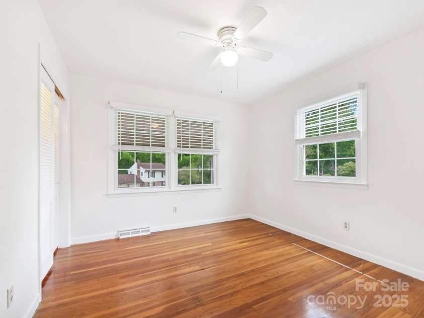 101 Bent Creek Ranch Road, Asheville, NC 28806.  MLS# CAR4253035, YatesRealty ID 12867. 3rd Bedroom