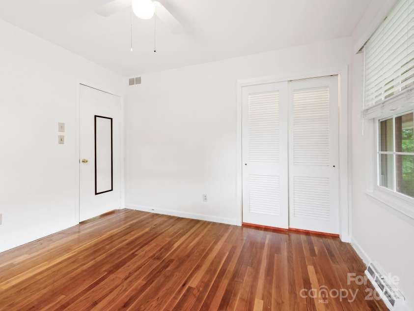 101 Bent Creek Ranch Road, Asheville, NC 28806.  MLS# CAR4253035, YatesRealty ID 12867. 3rd Bedroom