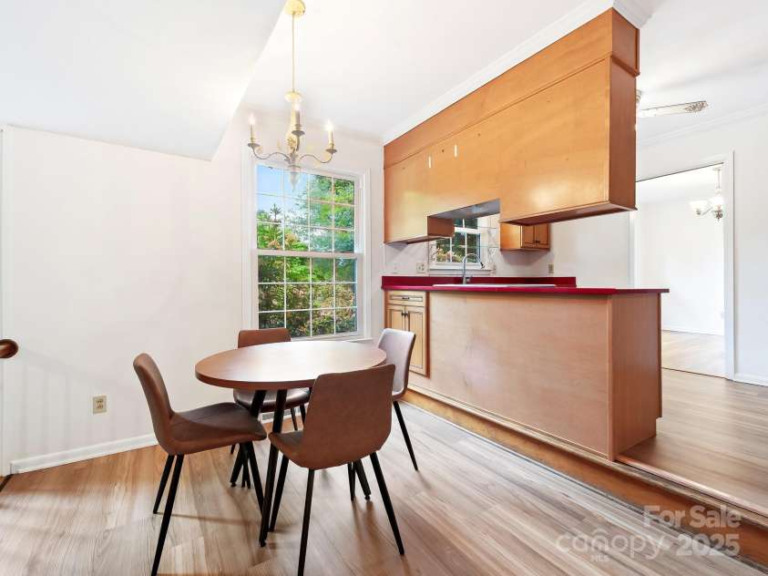 101 Bent Creek Ranch Road, Asheville, NC 28806.  MLS# CAR4253035, YatesRealty ID 12867. Dining Area