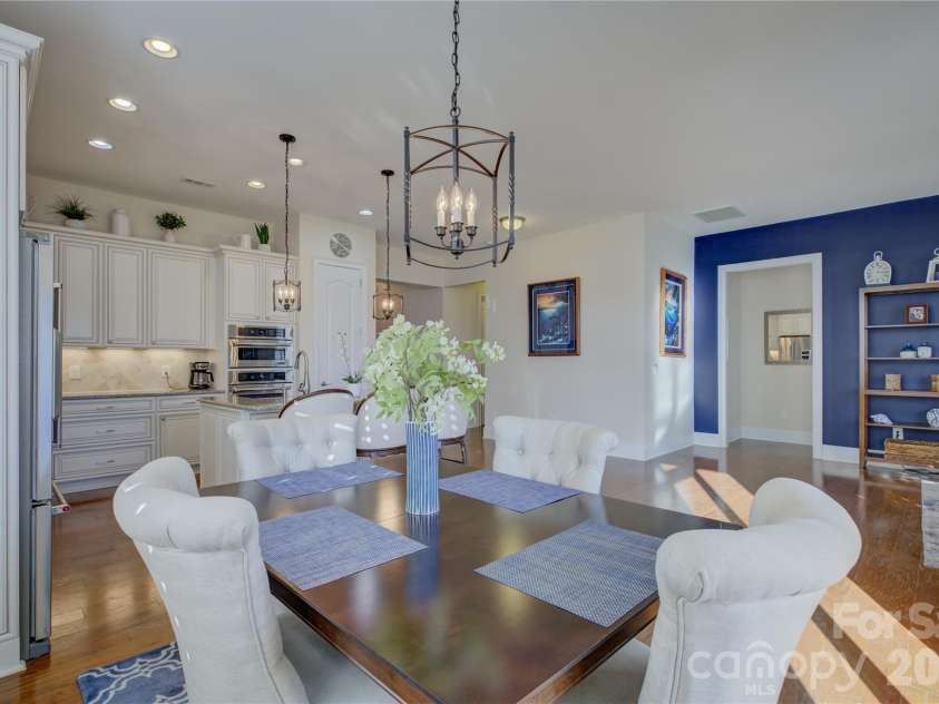 15511 Lake Ridge Road, Charlotte, NC 28278.  MLS# CAR4326466, YatesRealty ID 12867. 