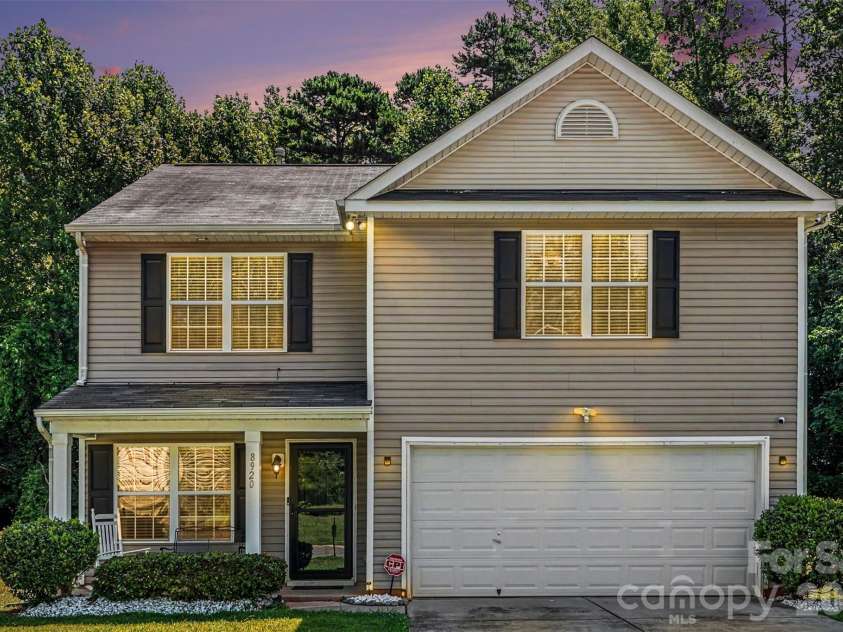 8920 Red Clay Lane, Charlotte, NC 28269.  MLS# CAR4403111, YatesRealty ID 12868. 