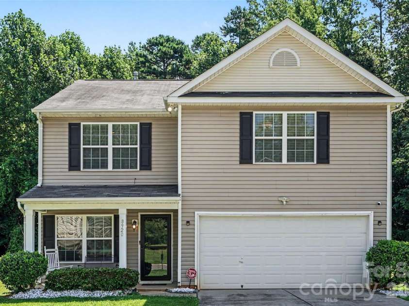 8920 Red Clay Lane, Charlotte, NC 28269.  MLS# CAR4403111, YatesRealty ID 12868. 