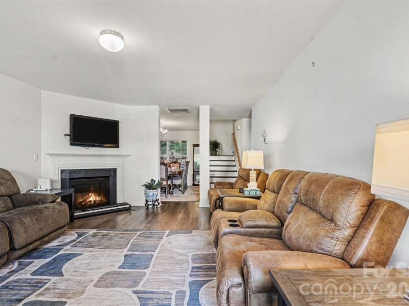 8920 Red Clay Lane, Charlotte, NC 28269.  MLS# CAR4403111, YatesRealty ID 12868. 