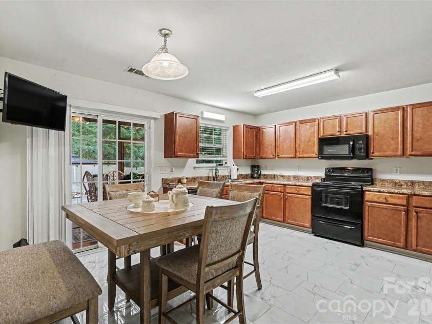 8920 Red Clay Lane, Charlotte, NC 28269.  MLS# CAR4403111, YatesRealty ID 12868. 