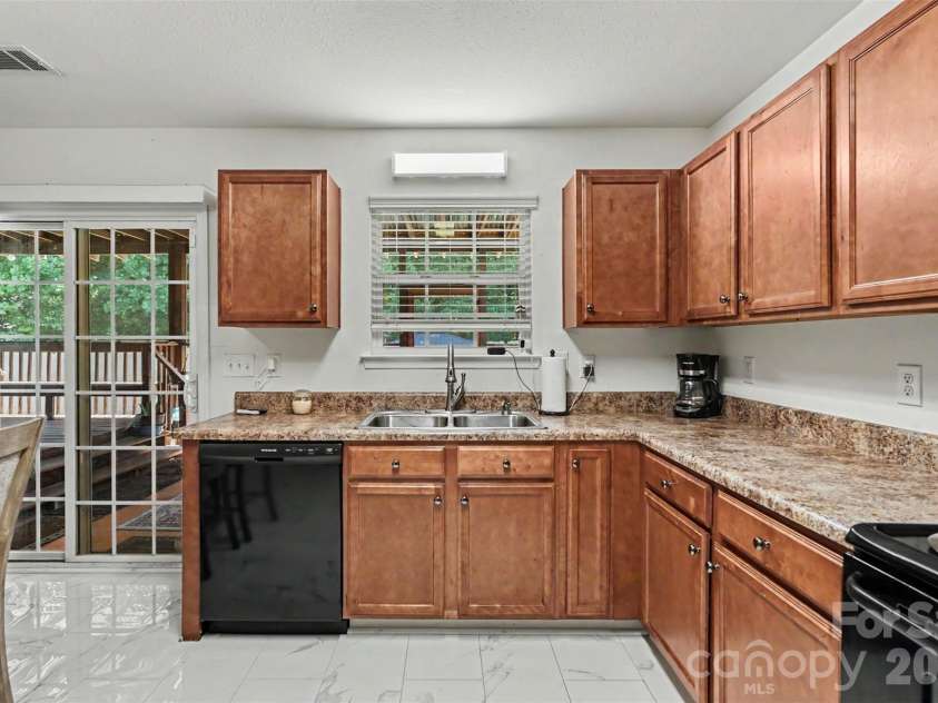 8920 Red Clay Lane, Charlotte, NC 28269.  MLS# CAR4403111, YatesRealty ID 12868. 